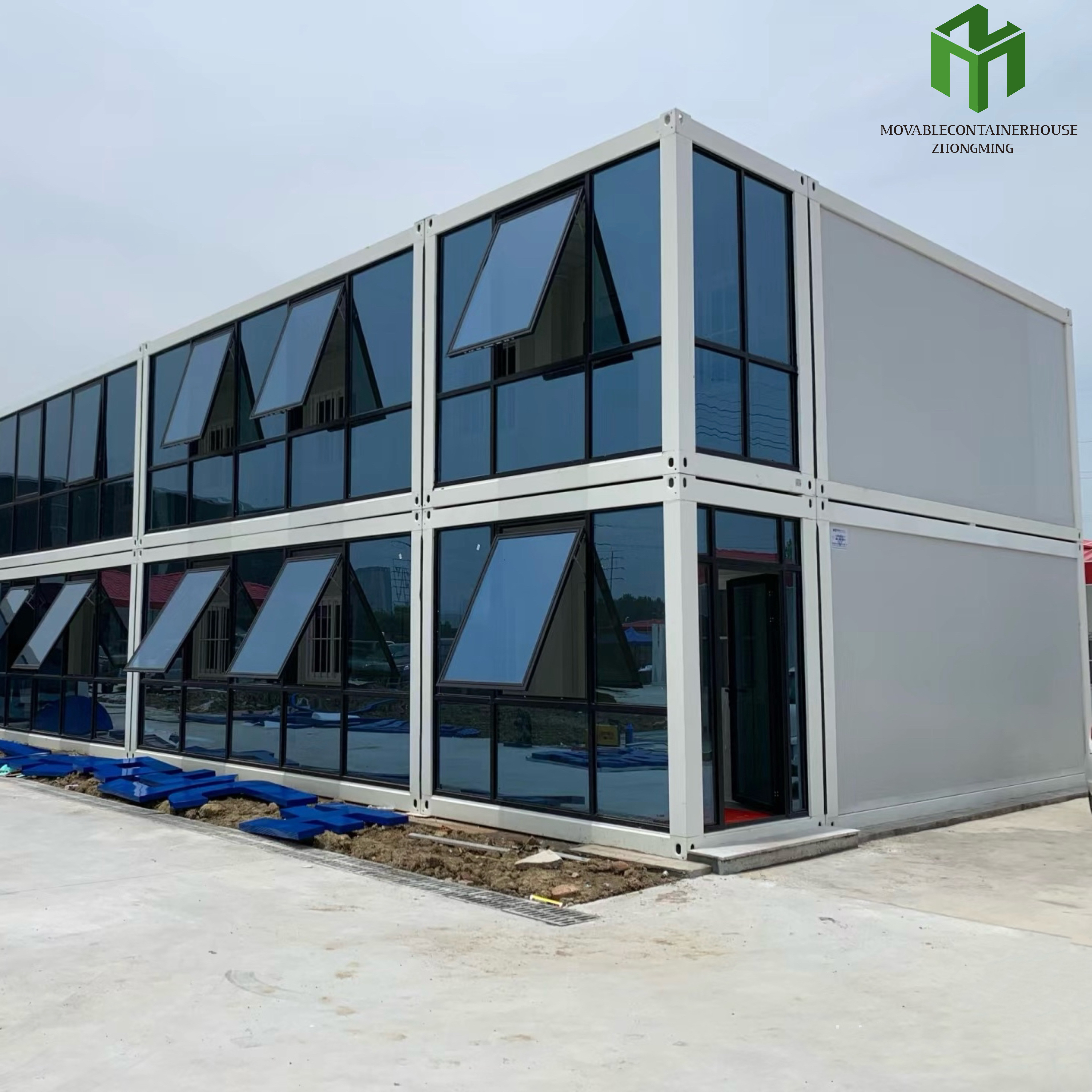 Luxury Wooden Prefab Shipping Container Houses Multi-Story Villa Modular Hotel Design