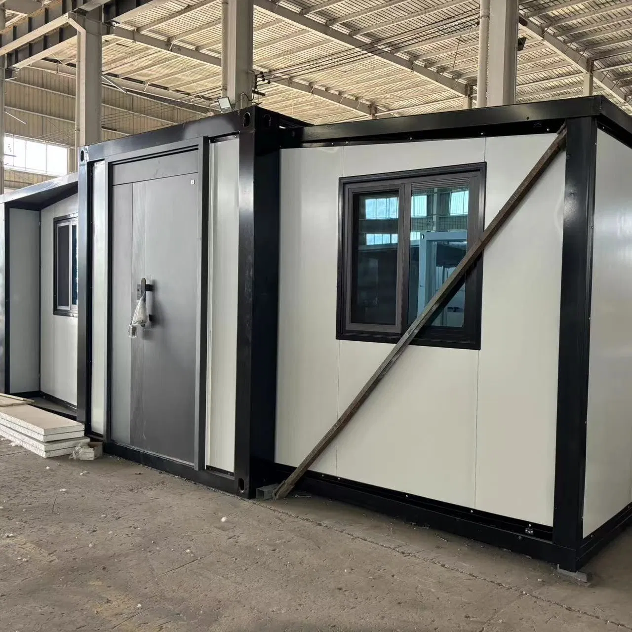 Modular 20FT/40FT Expandable Container Home for Temporary or Permanent Living Needs