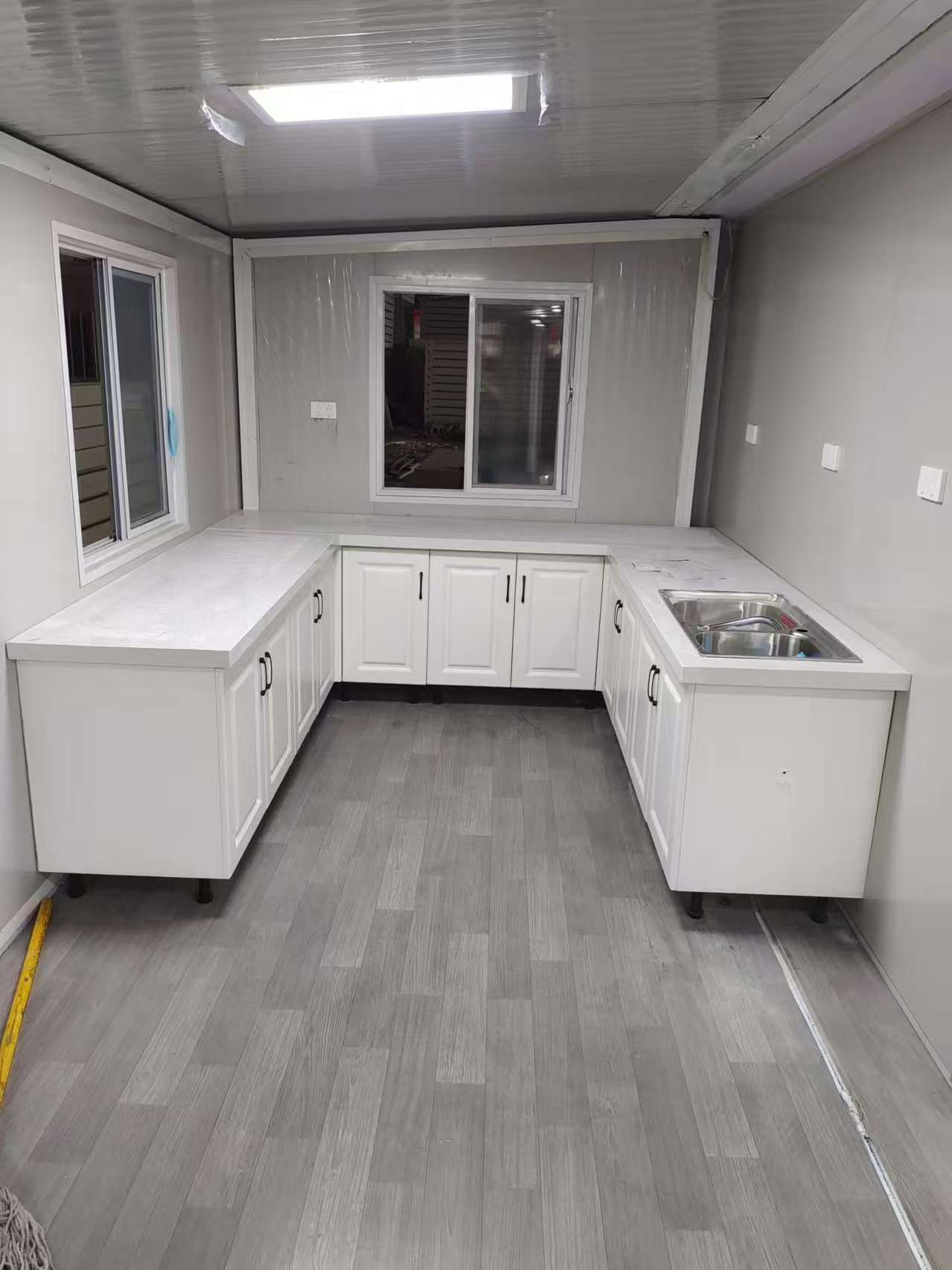 Australia Standard Anti-Corrosion Steel Modern Strong Structure Prefabricated Expandable Container Fireproof Breathable