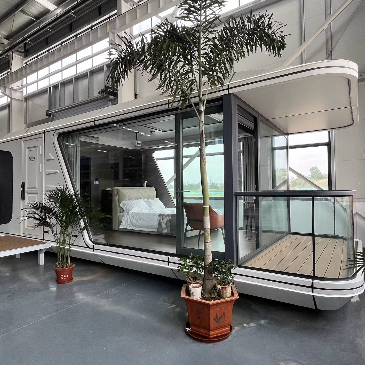 High-end Modern Light Steel Container Space Capsule Hotels Prefabricated For Tourism Vacation Scenic Spots Anti-Corrosion Villa