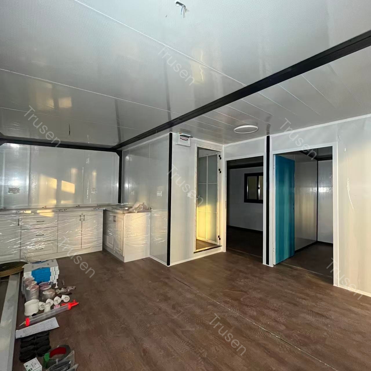 Small Luxury China Supplier Standard 20ft Galvanized Steel Frame Integrated Apartment Casa Modular With Toilet Bathroom Kitchen