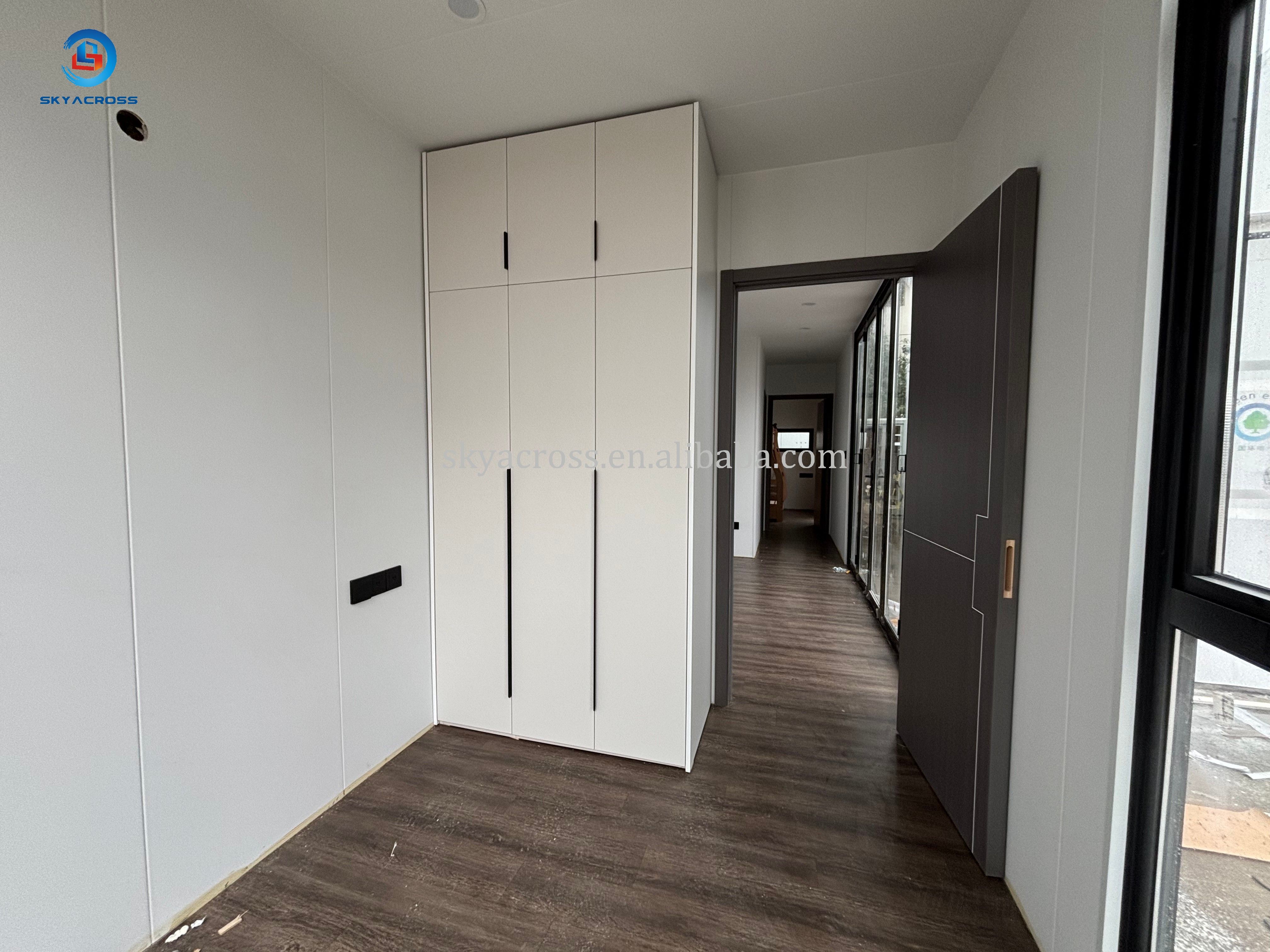 For Steel Waterproof Prefab 20ft 40ft Shipping Container House Luxury 2 Bedrooms Mobile Home Modern Design Eco-Friendly