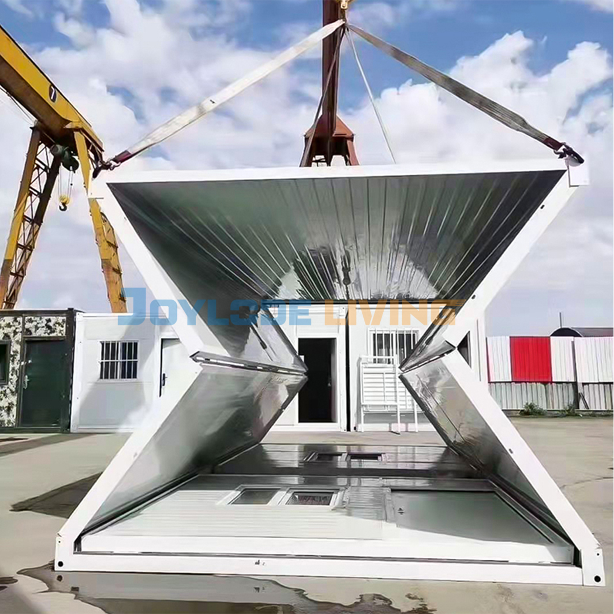 Luxury Modular Capsule House Smart Temperature Control Portable Multi-functional Living Bedroom Spaces for High-End Glamping