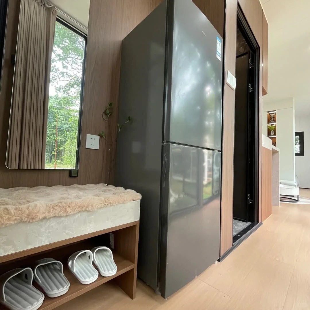 Luxury Off-Grid Space Capsule House with Bathroom Prefab Modular Homestay Pod for Island Resort