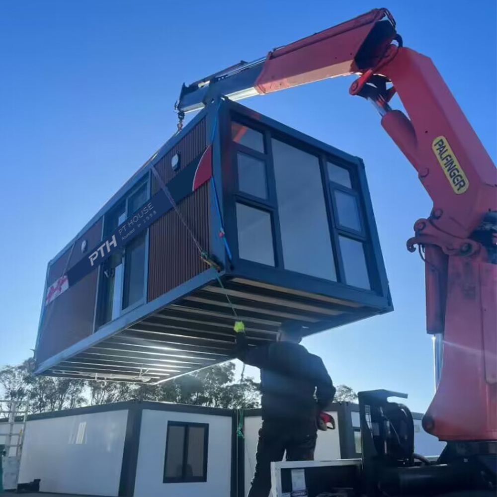 Prefab Houses Luxury Wood Grain Cabin Energy Efficient Design Tiny Container House Garden Studio Backyard Office
