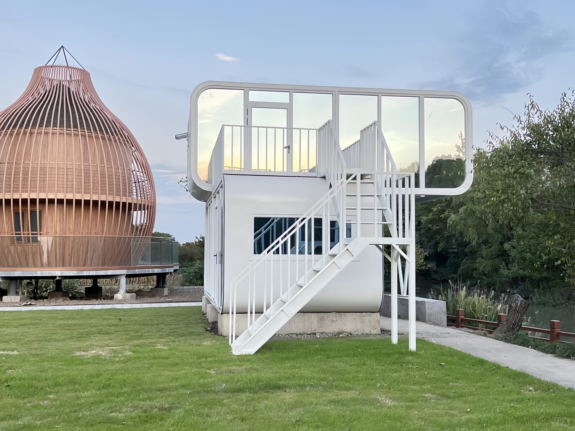Prefab Apple House Pod Outdoor