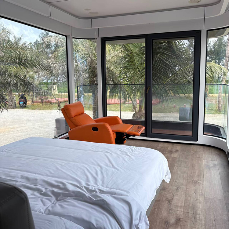 Luxury Off-Grid Space Capsule House with Bathroom Prefab Modular Homestay Pod for Island Resort