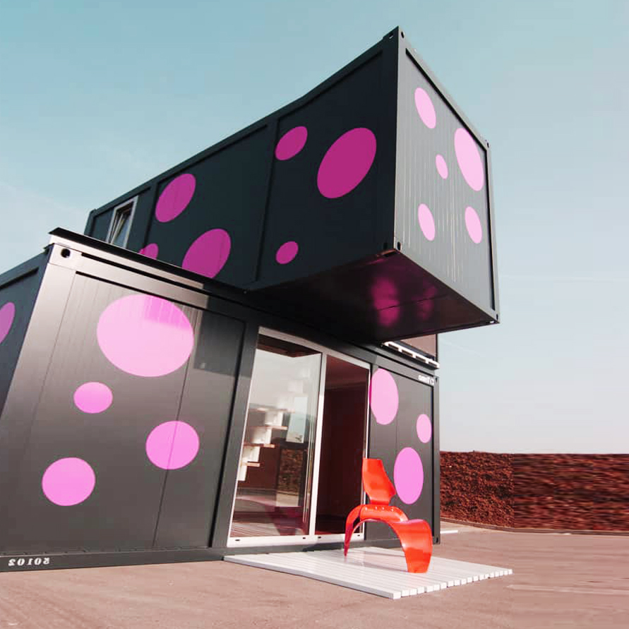 Customized commercial containers