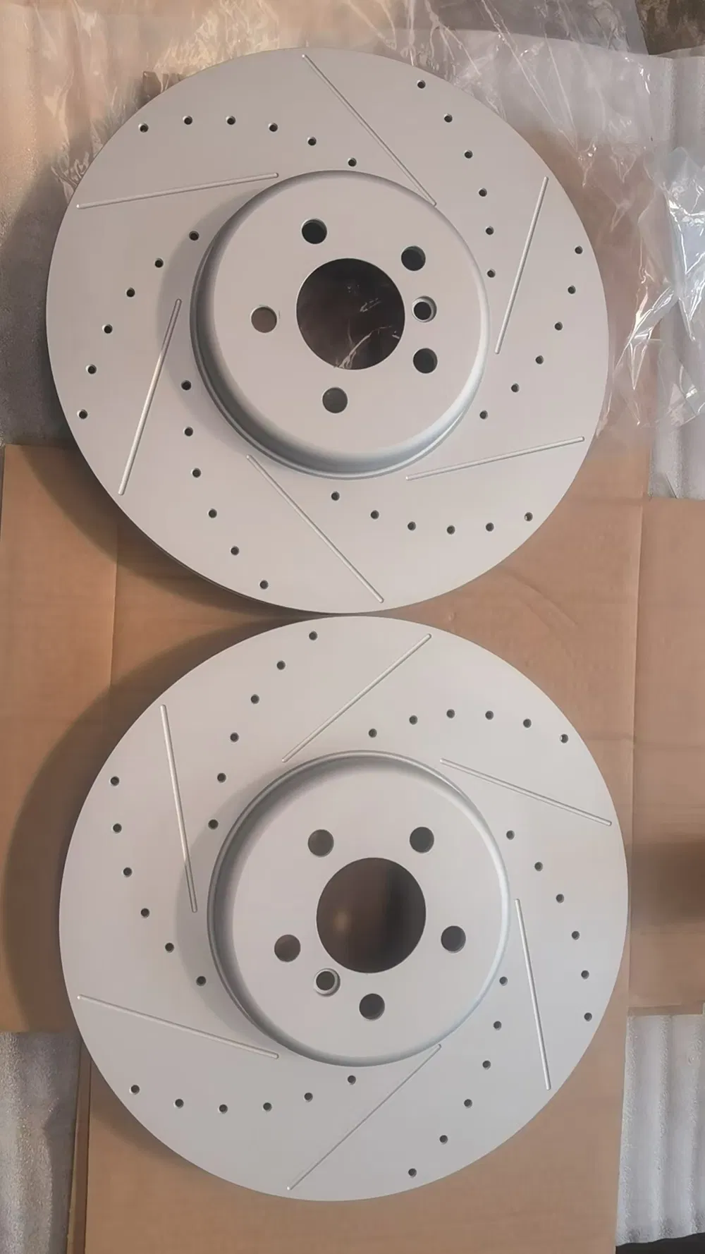 OE F-95b615302t Disco de freno perforado ranurado auto taladrado para Porsche 996 1993