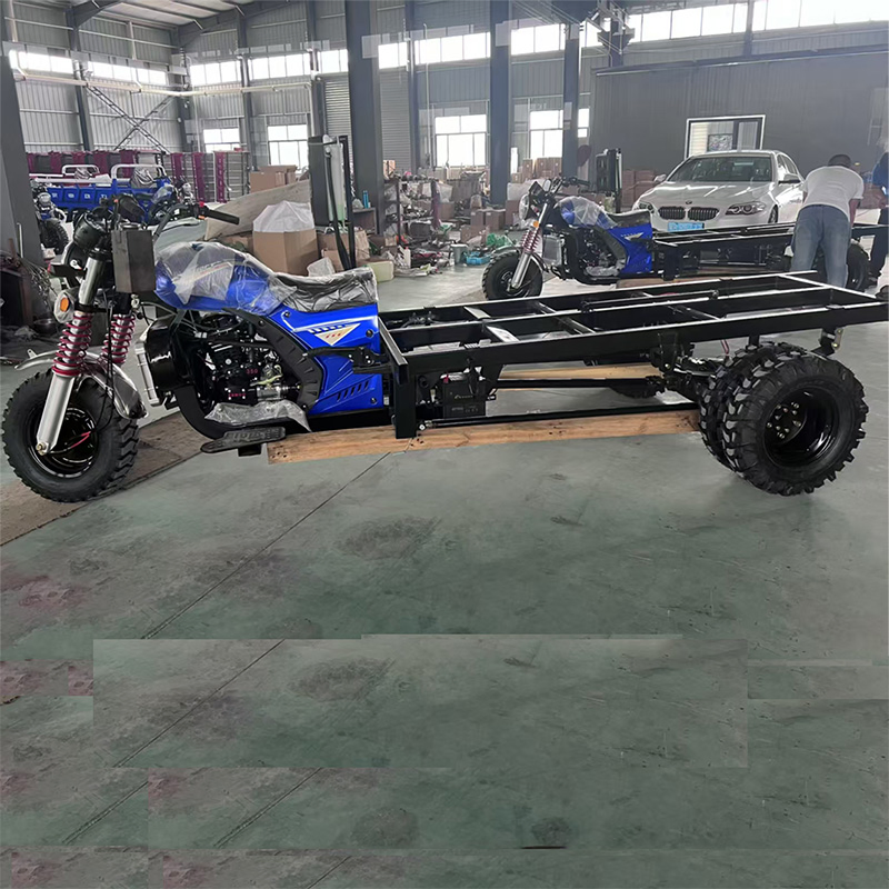 Triciclo de Alto Rendimiento con Sistema de Volcado Hidráulico
