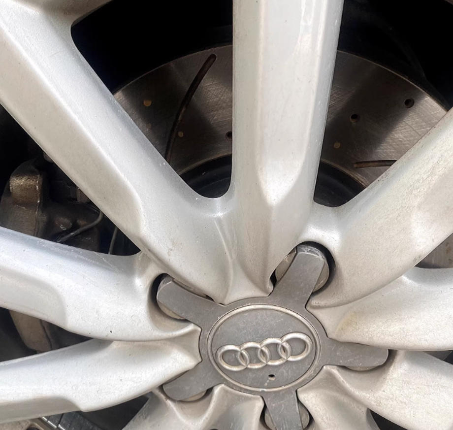 Disco de freno delantero y trasero ranurado y perforado suave de piezas de auto al por mayor para Toyota