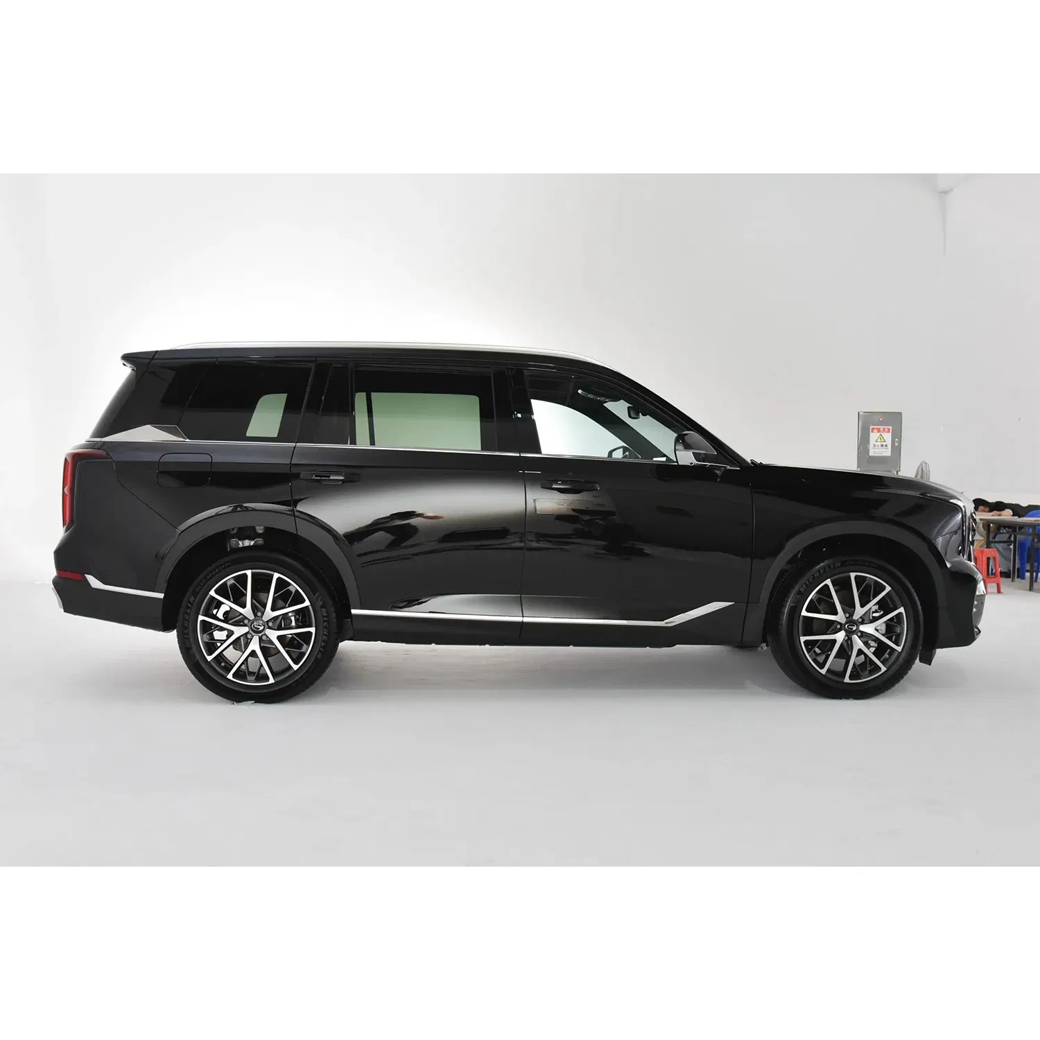 Frenos de disco ventilados delanteros y sólidos traseros, coche de gasolina de segunda mano GAC Trumpchi GS8 con ABS, EBD y ESP
