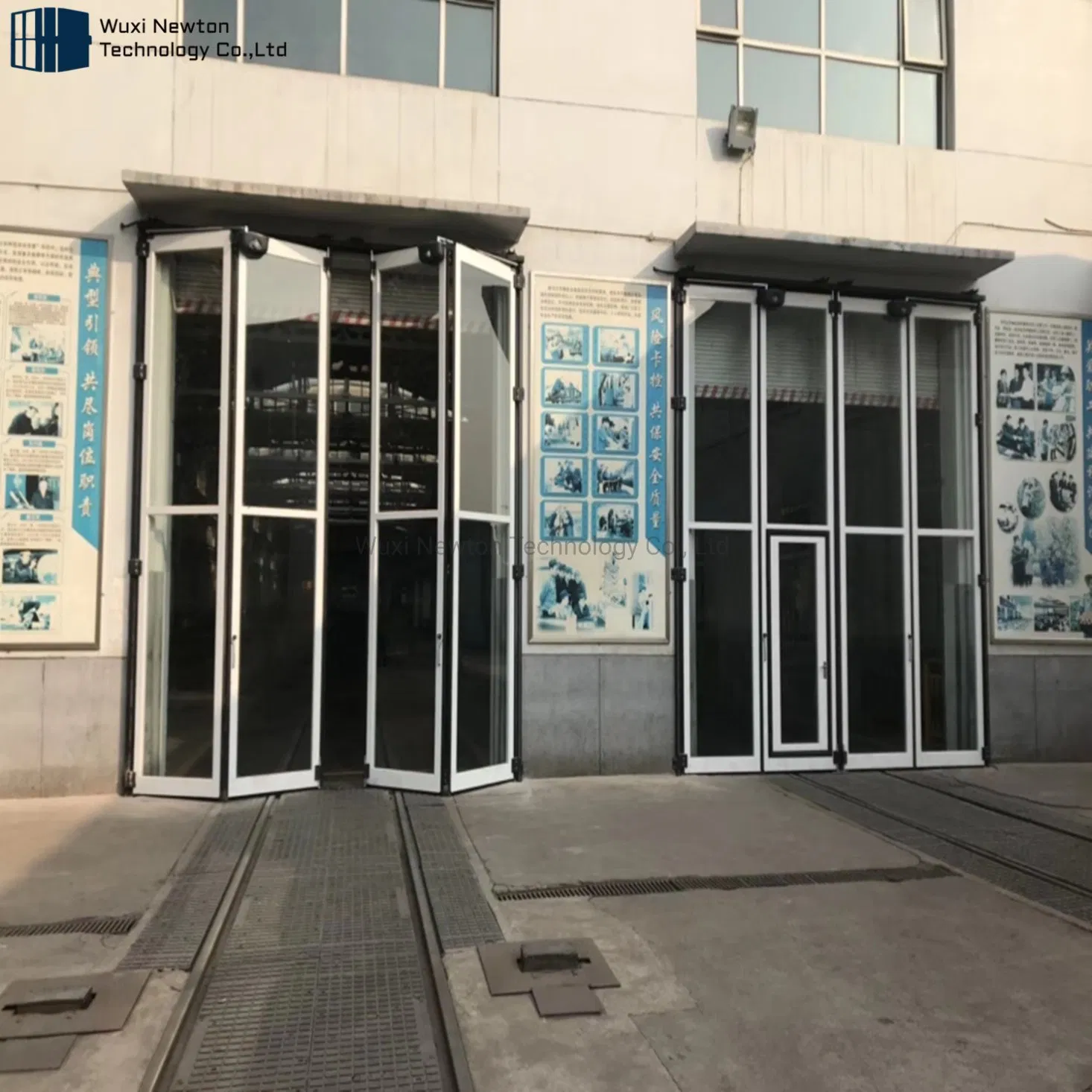 Automated Economical Warehouse Insulated Folding Industrial Sliding Doors