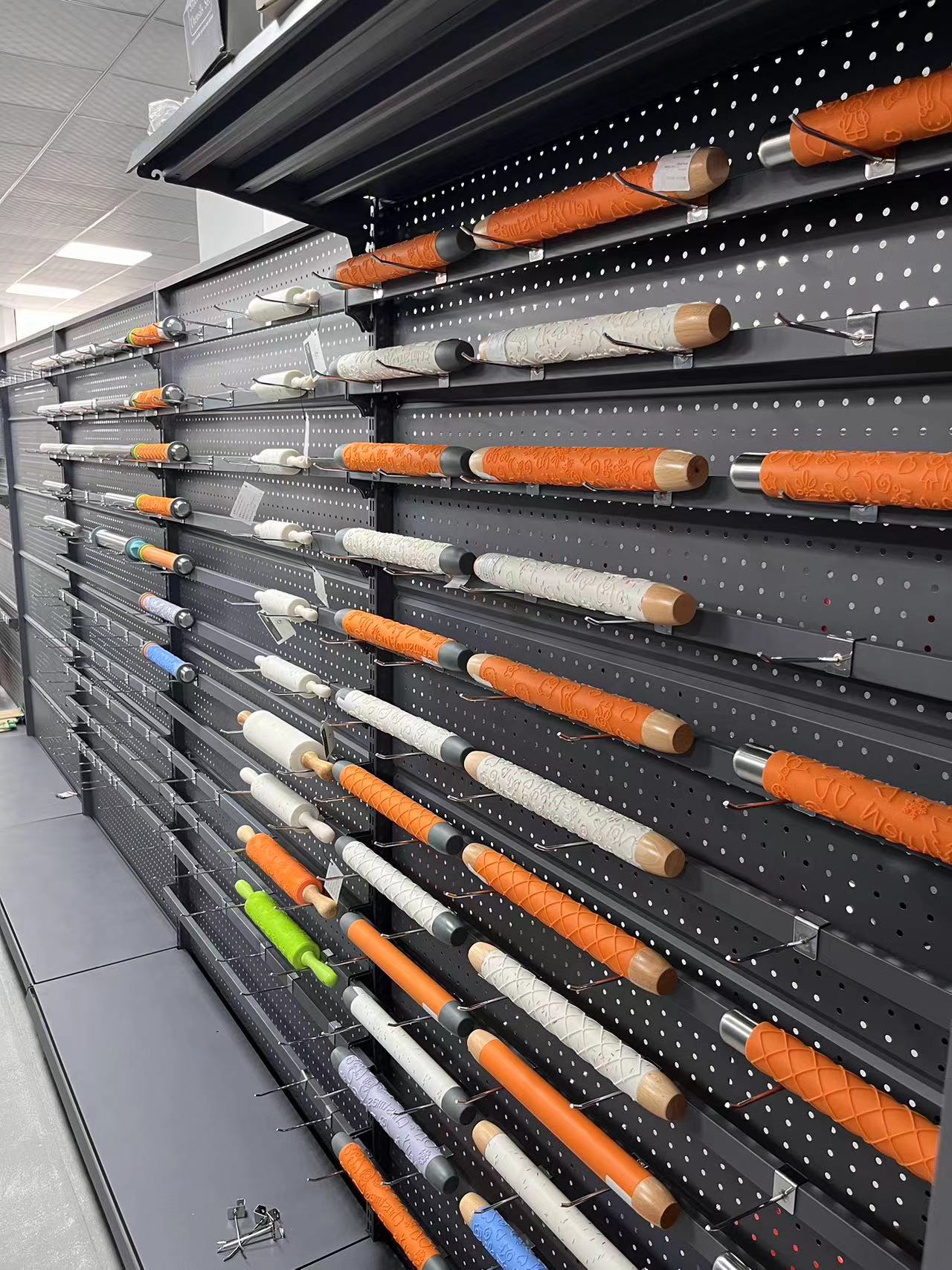 Snack Shelves, Convenience Store Shelves, Stationery Store Shelves, Perforated Board Shelves