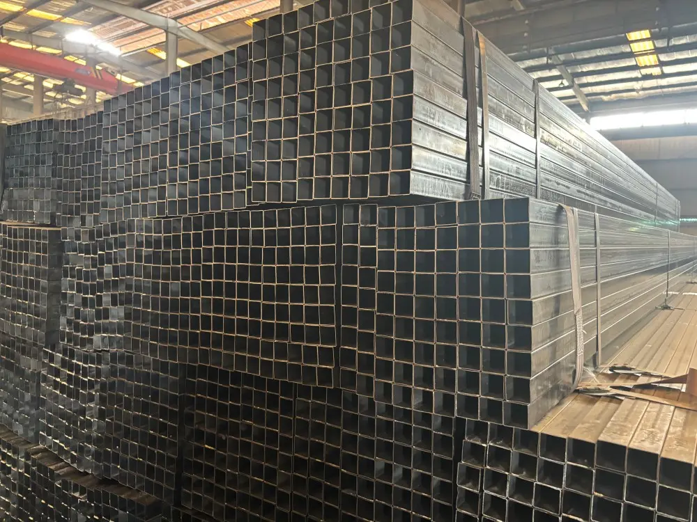 China Cost Pricw From Manufactory Erw Rectangular Pipe Black Hollow Section For Export South Black Round Tube 2'' Manufacturer, Products