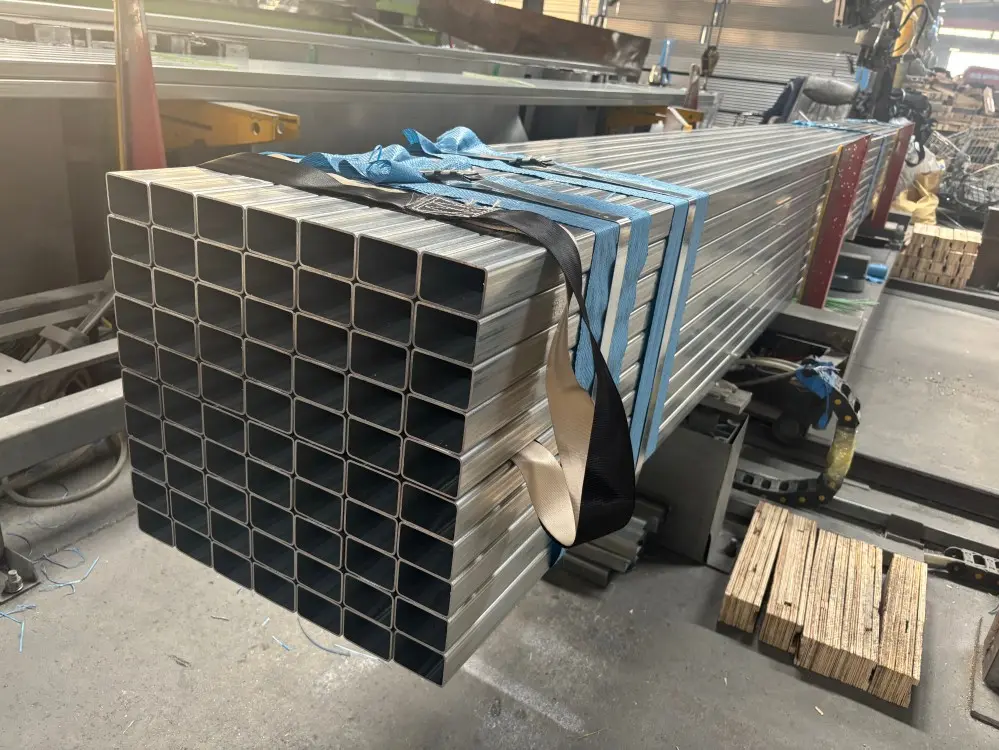 Q195 galvanized square pipe