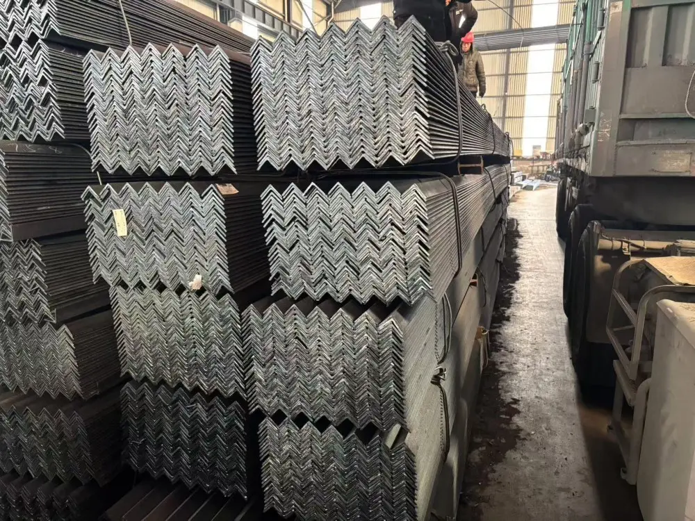 Cheap Steel Angle Bar Iron Angle Rod 25X25MM 30X30MM A36 Q195 Suppliers, Exporter