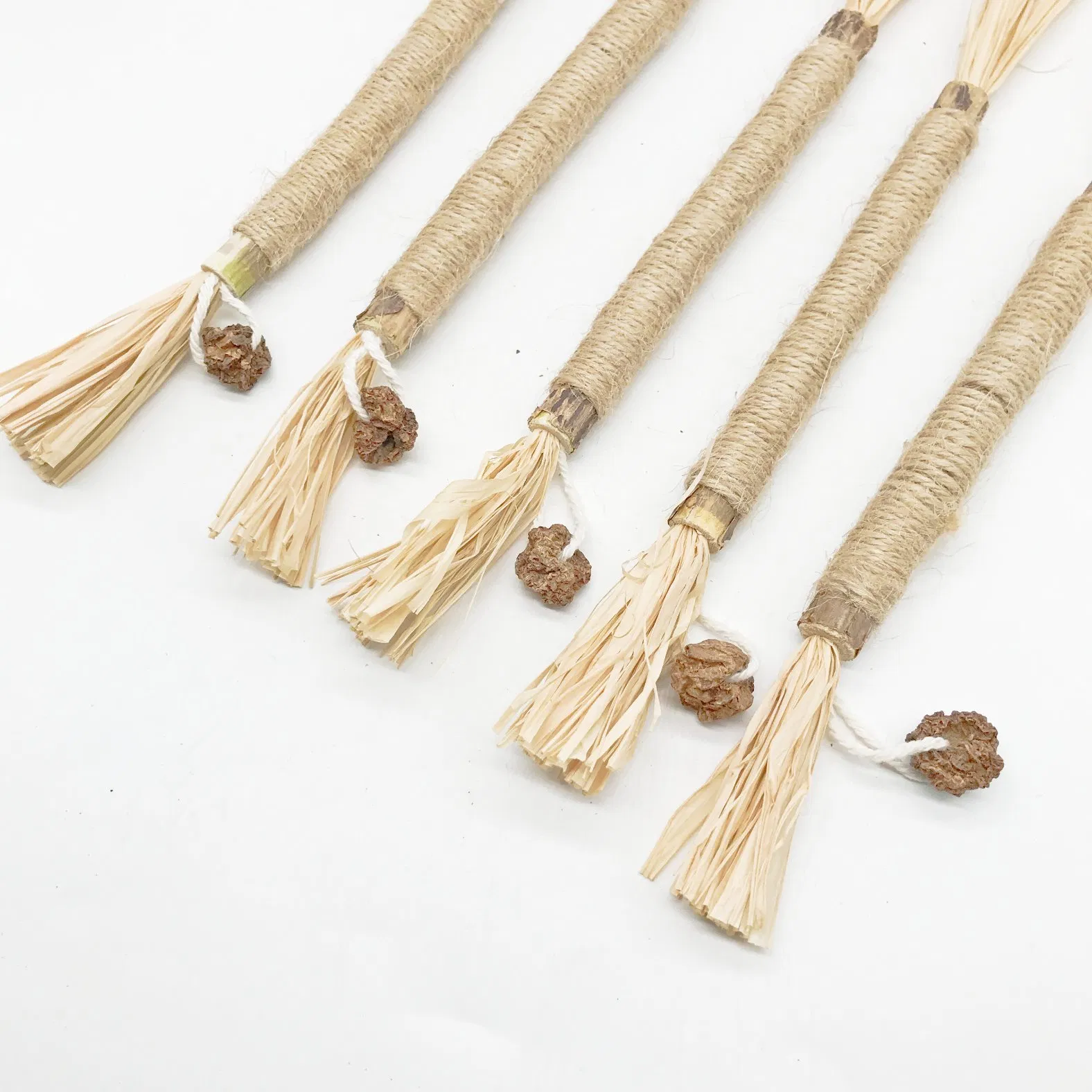 Hot Selling Raffia Silvervine Sticks Teething Chew Toys for Pet Cats