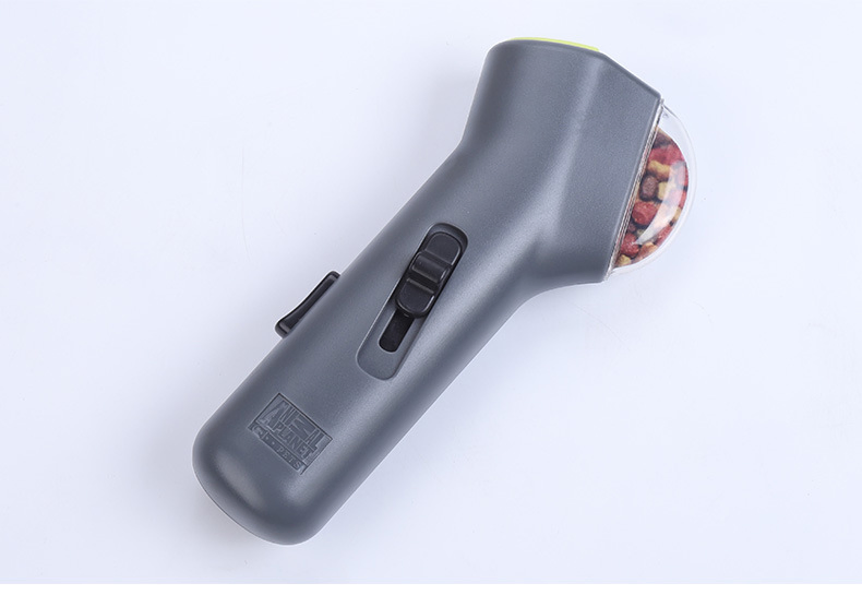 Outdoor Beach Toy Dog Cat Treat Launcher Snack Food Feeder Pet Supplies