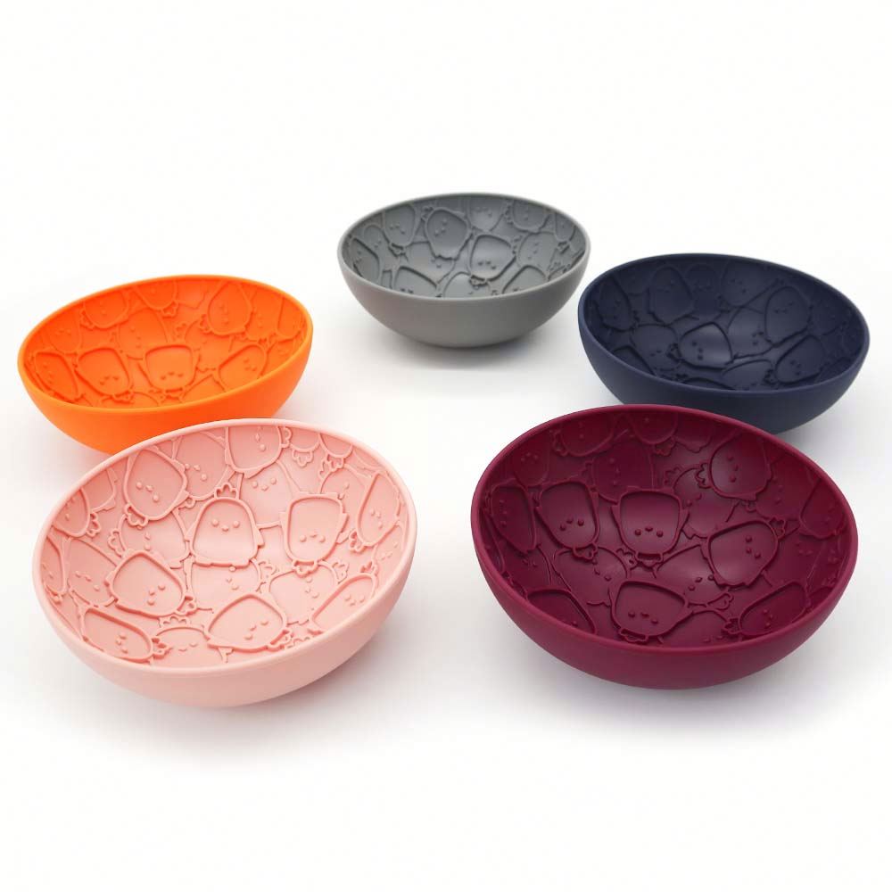Custom New Design Multi Function Portable Food Grade Silicone Pet Slow Feeder and Food Licking Water Bowls