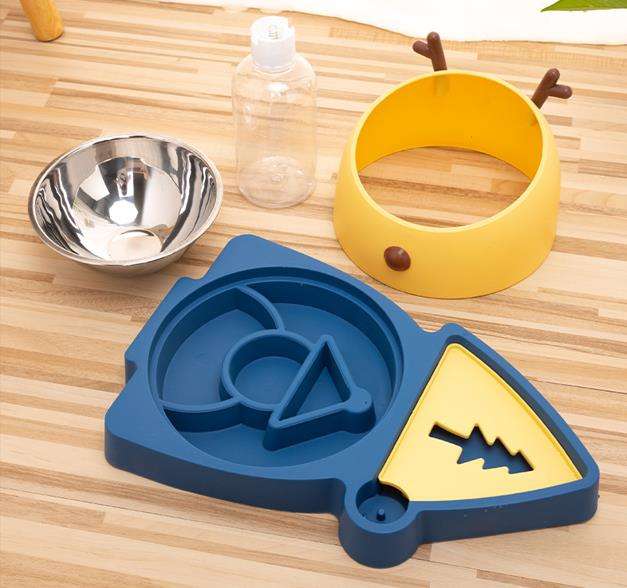 Pet feeder detail 4