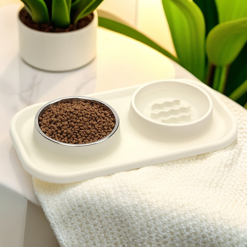 ODM&amp;OEM One-Piece Postage Silicone Slow Food Bowl Anti-Overturning Dog Cat Water Feeding Bowl Multi-Functional for Small Solid