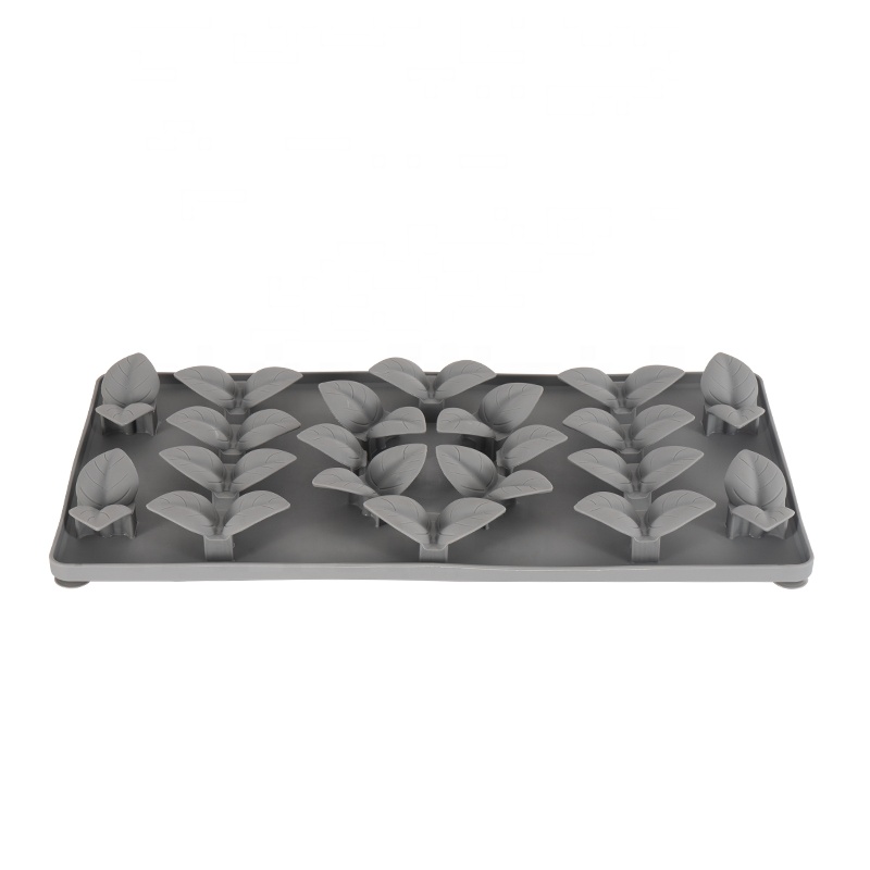 Innovative TPU Silicone Pet Feeder Slow Food Lick Mat with Suction Cup for Dogs for Nosework Snuffle Training