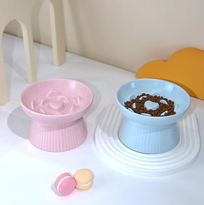 Ceramic cat feeder angles