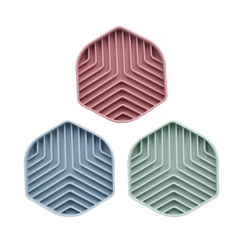 Customized Logo Silicone Slow Feeder Anxiety Relief Licking Pad Lick Mat for Dog Silicone Lick Mat Pad Silicone Dog Bowl