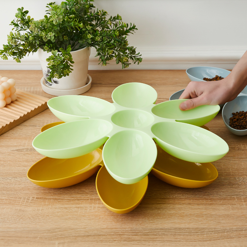 Flower Design Eco-Friendly Portable Multi-Bowl Dog Food Feeder 6-Section Plastic Tray for Multiple Pets OEM Supported