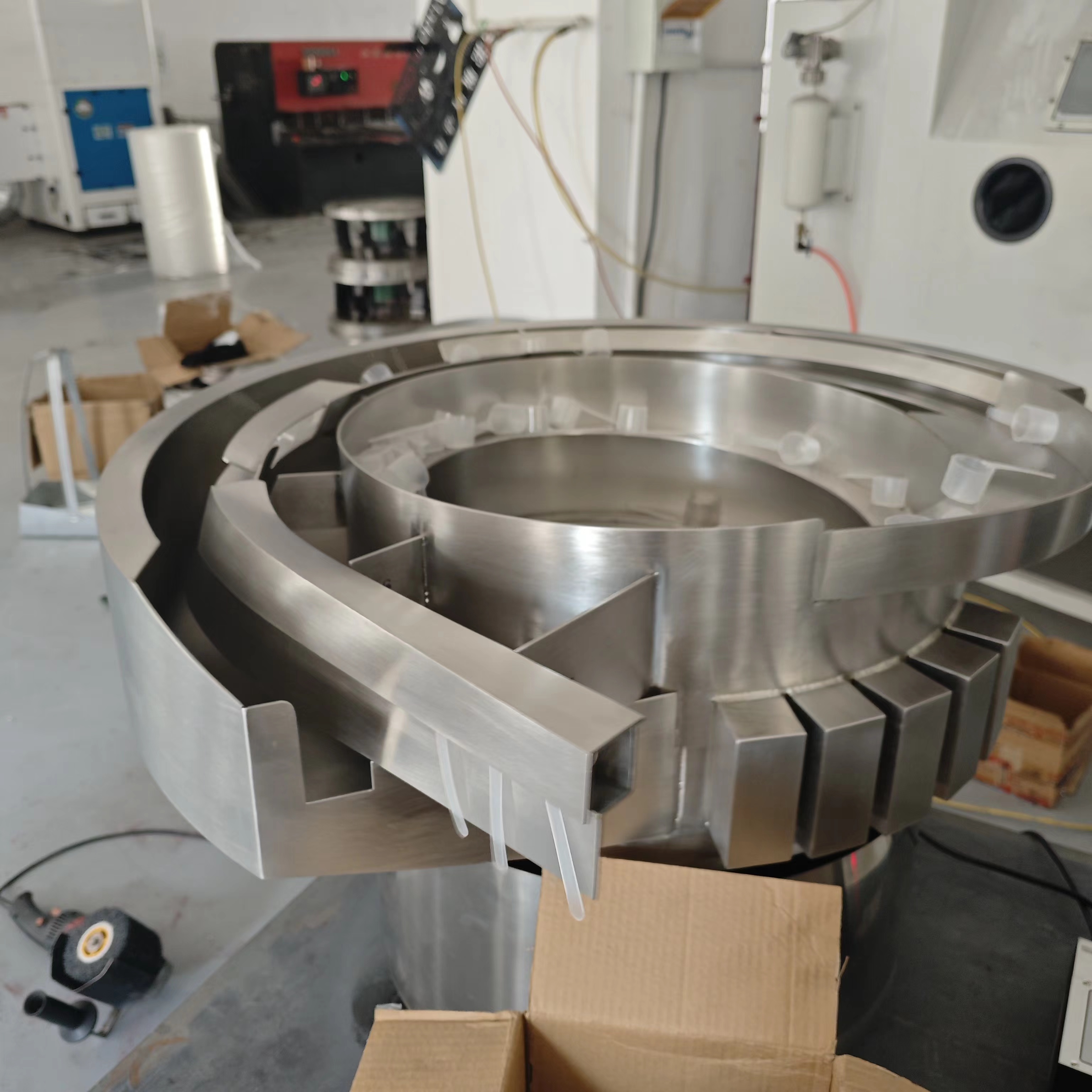 Spoon Feeding Bowl Vibratory Bowl Feeder Spoon Packaging Machine Electromagnetic Vibrating Feeder
