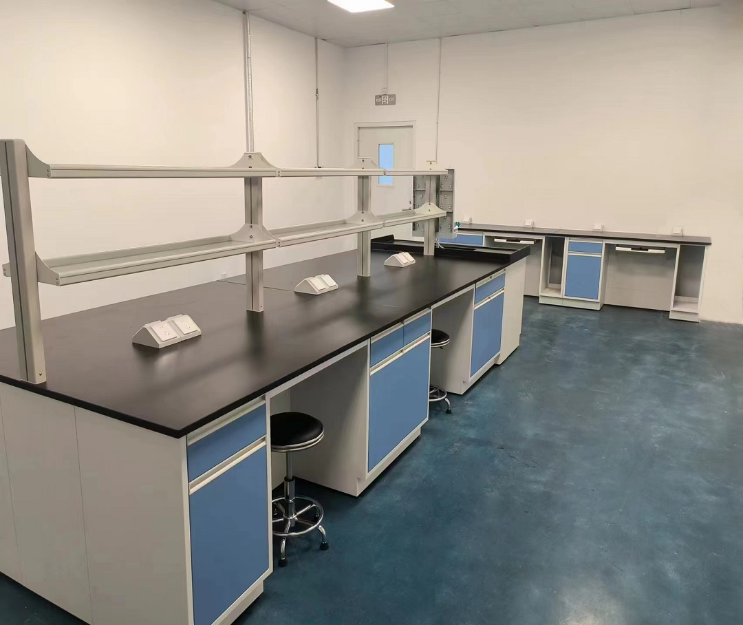 Lab Workstation Chemical Resistant Laboratory Furniture Table with Faucet for School Hospital