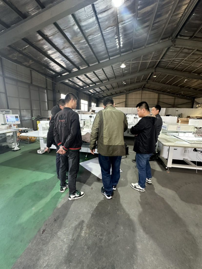 High Speed Computerized Punching Machine for Leather Car Upholstery 1200-800