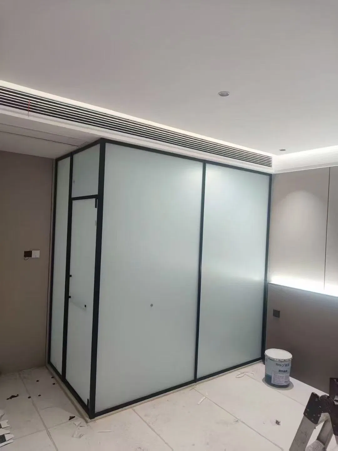 Contemporary Double Sliding Bathroom Glass Shower Door Solutions