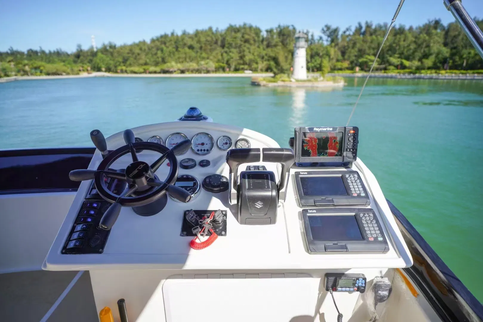 New Design Durable Stable Fiberglass Workboat with High-End Audio System