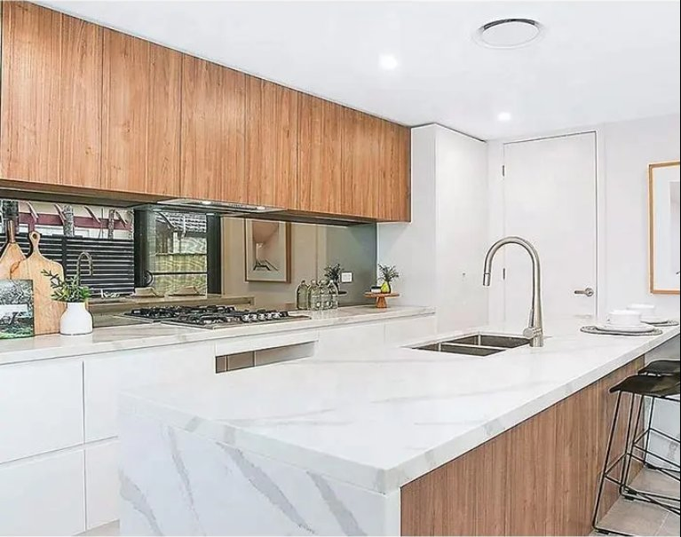 Custom Luxury Veneer Home Furniture Cabinet Kitchen Storage Pantry Cupboard Cabinet Kitchen