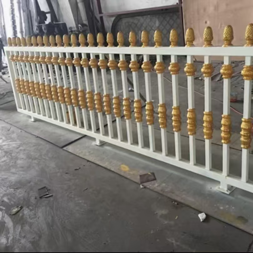 Modern aluminum railing system for balconies, gardens and courtyards