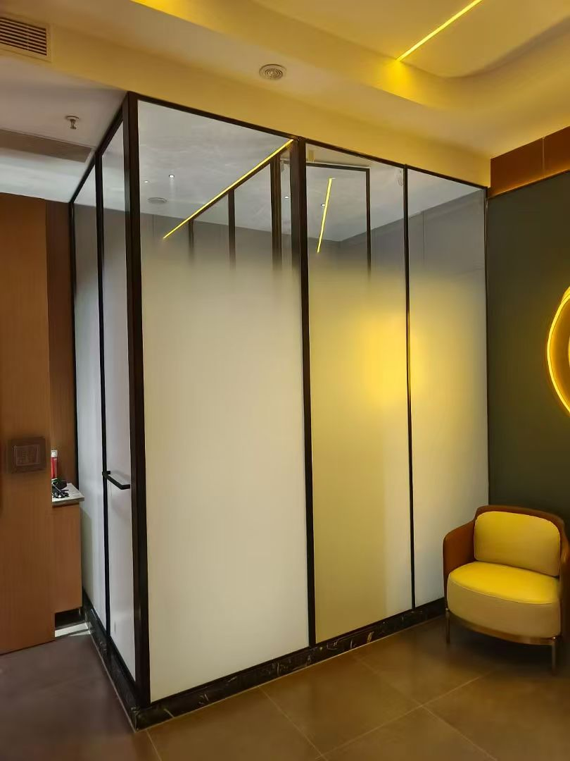 Contemporary Double Sliding Bathroom Glass Shower Door Solutions