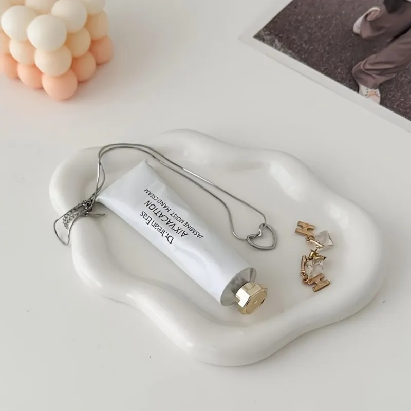 Ceramic Cloud Tray Detail 3