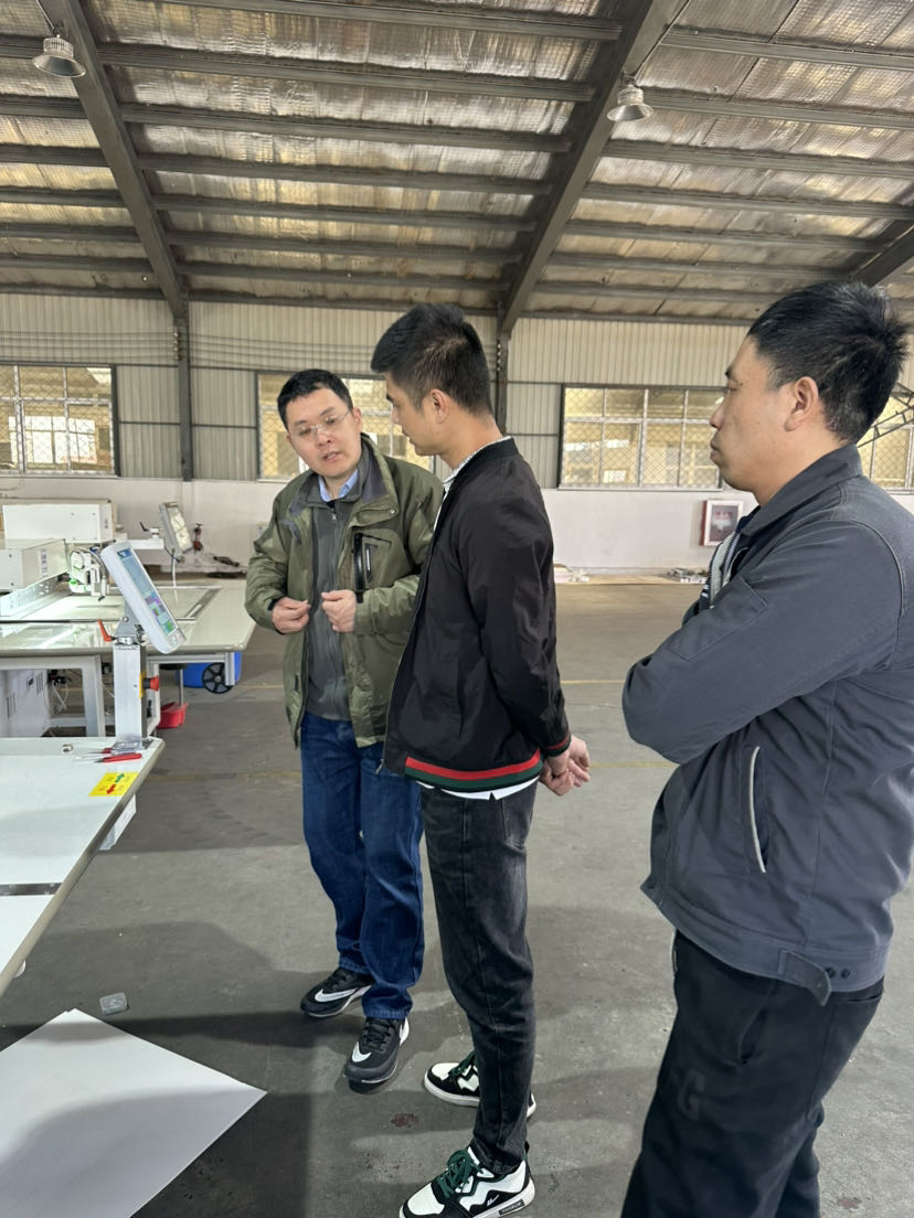 High Speed Computerized Punching Machine for Leather Car Upholstery 1200-800