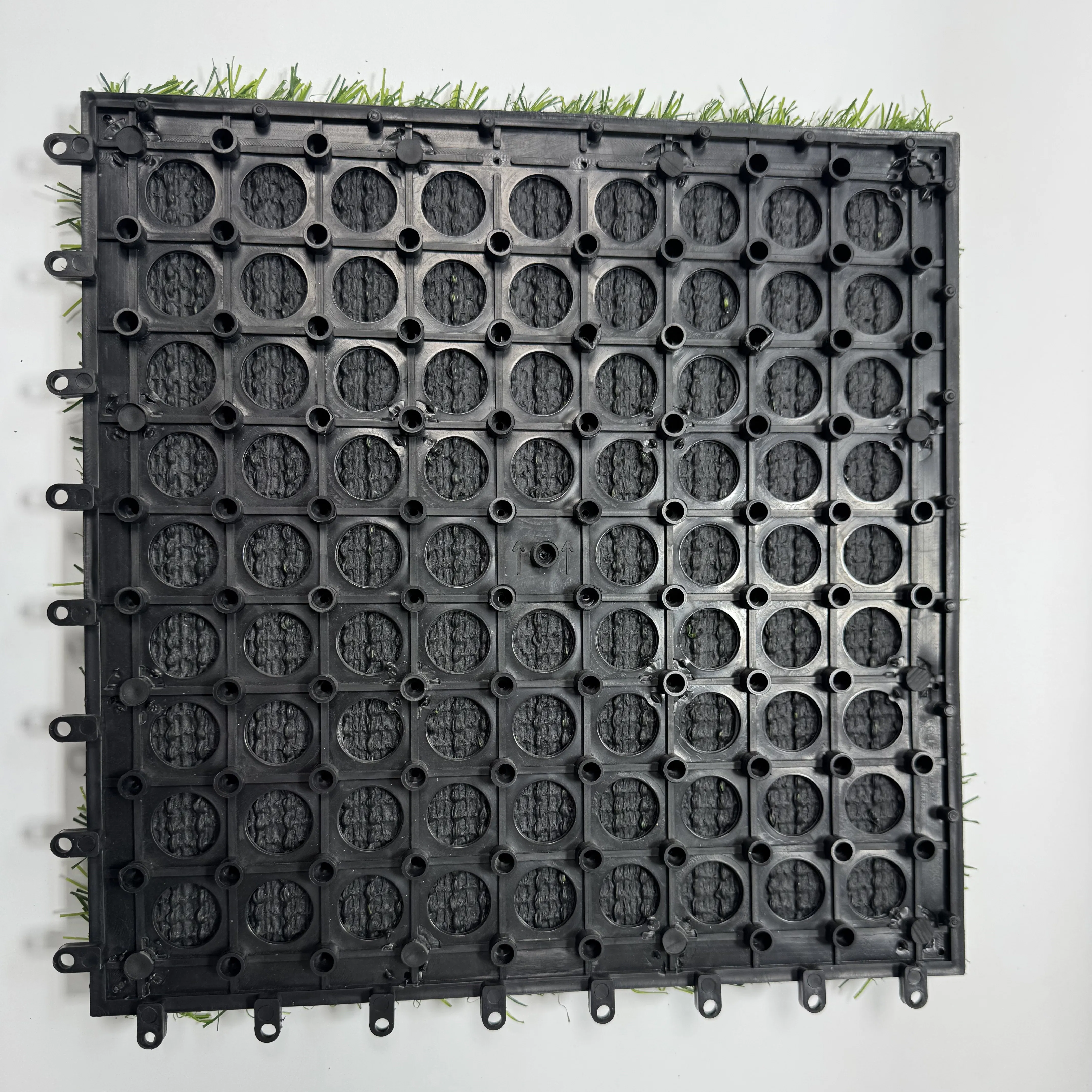 All-Season Artificial Turf - Durable and Long-Lasting Solution