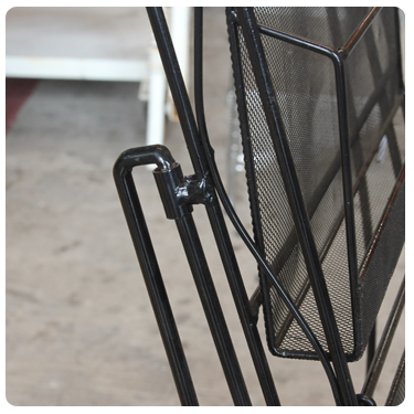 RD-B6 Modern Free Rotating Stand Newspaper and Comic Book Display Rack Metal Retail Shelf for Supermarkets
