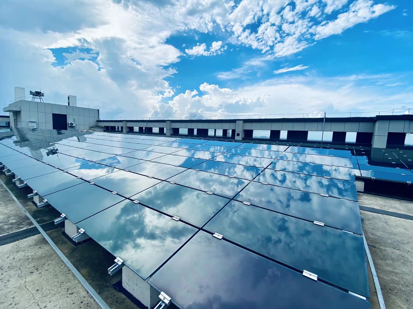 Factory Price HBC PERC Solar Panels 50W 100W 150W Black Thin Film Cdte PV Tile Customized/OEM Photovoltaic Panel