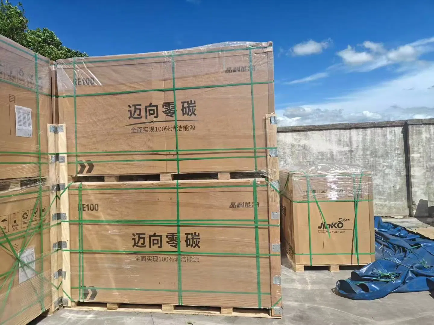 Jinko Solar Bifacial N Type 700 Watt 690W 710W 720W Solar Panel Perc Type with BIPV Wholesale From China