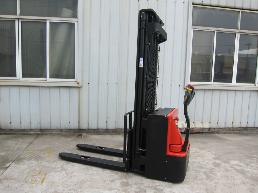 1.5 Ton Es15 Pedestrian Electric Stacker
