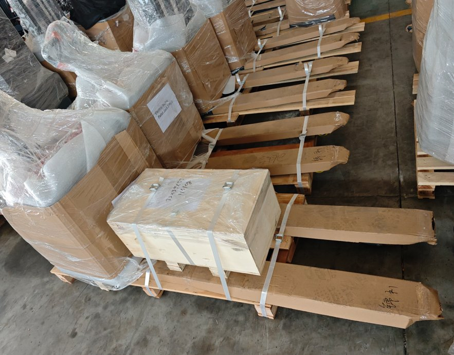 Cbd20 Cbd25 2ton 2.5ton Electric Reach Truck Pallet Stacker in Stock