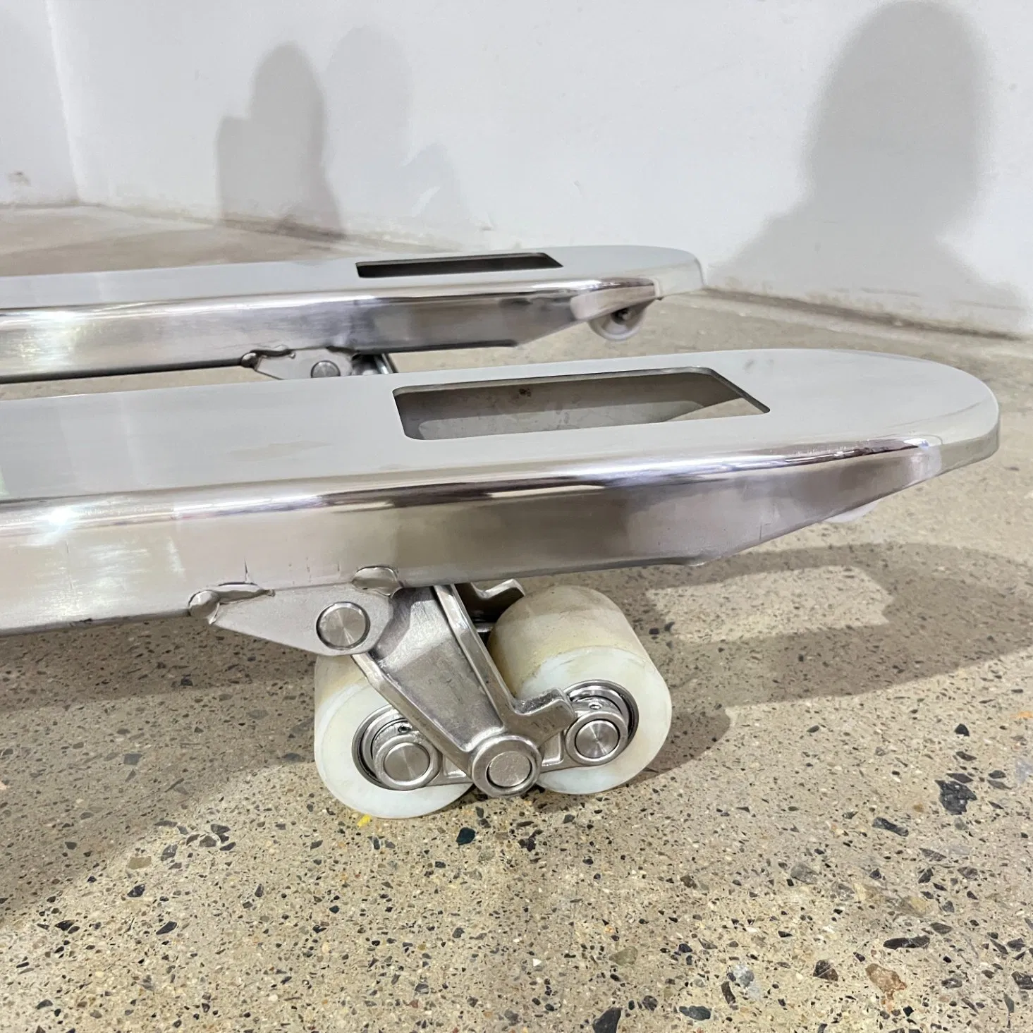 Hot Sale Food-Grade Stainless Steel Pallet Truck with Rust-Resistant Finish