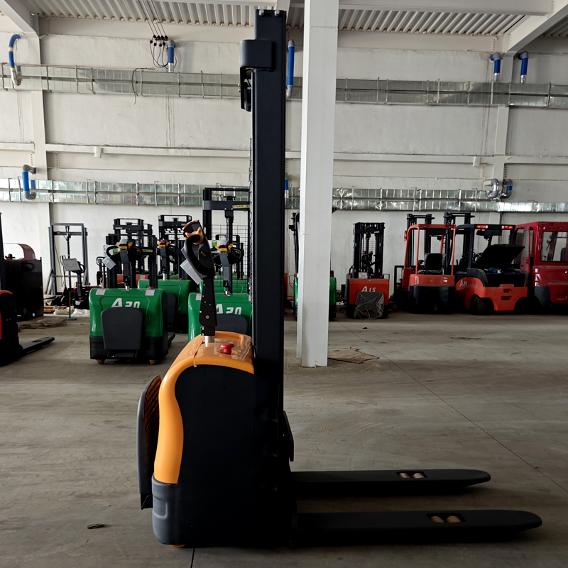 Factory Direct Sale Pallet Lifter Forklift in Warehouse Lifting Height 1600mm 3000mm Semi Electric Pallet Stacker