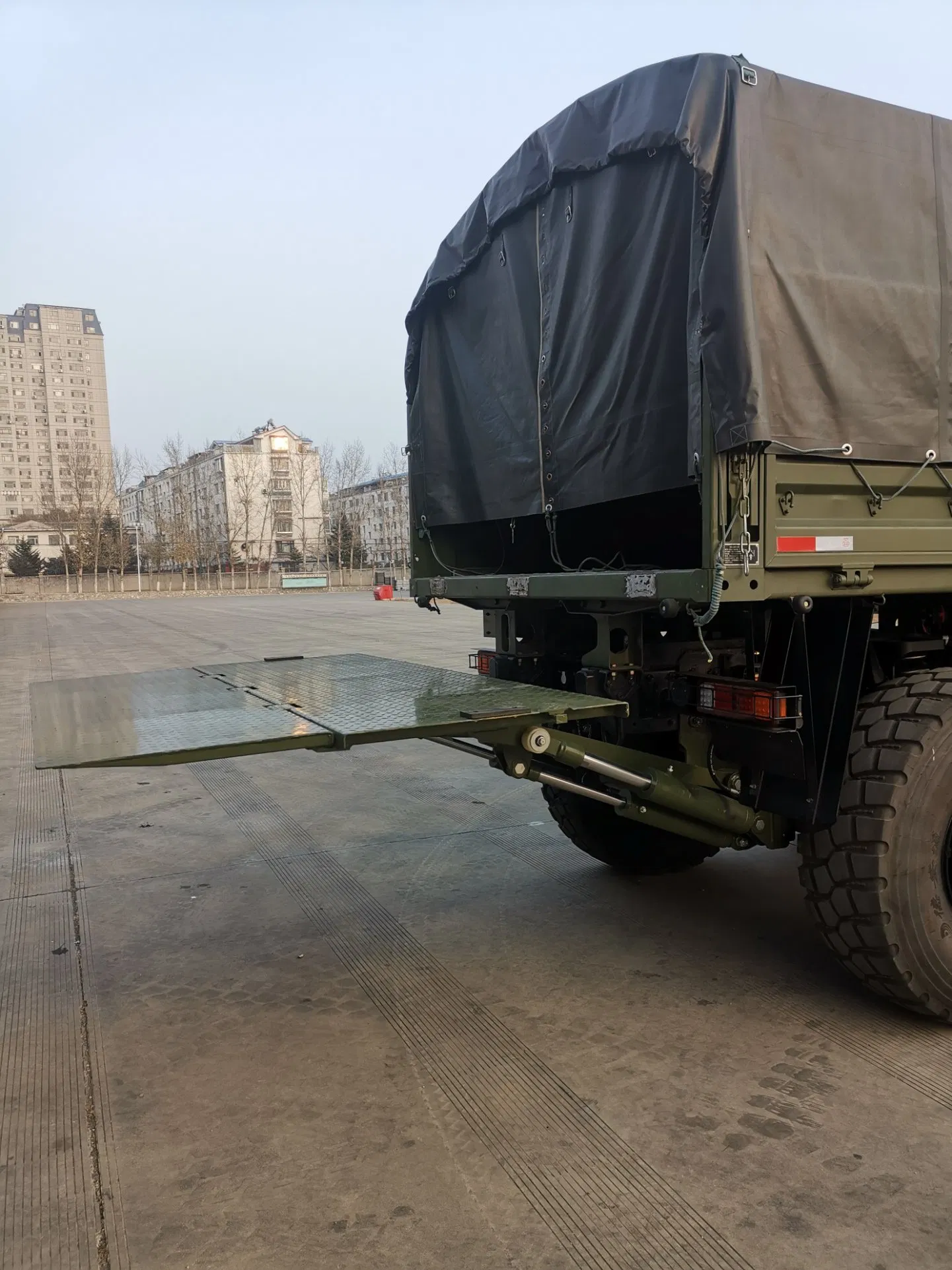 Aluminum Pickup Truck Van Liftgate Gate Tail Lift with Folding Platform 3000kg