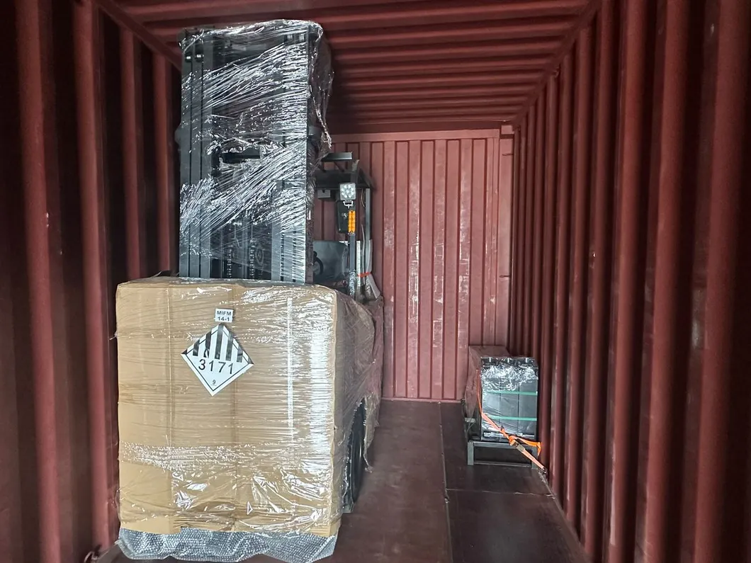 Electric Li-ion Stacker Packaging